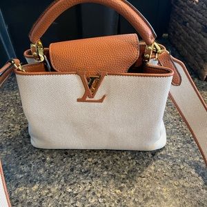 Lv capucines crossbody